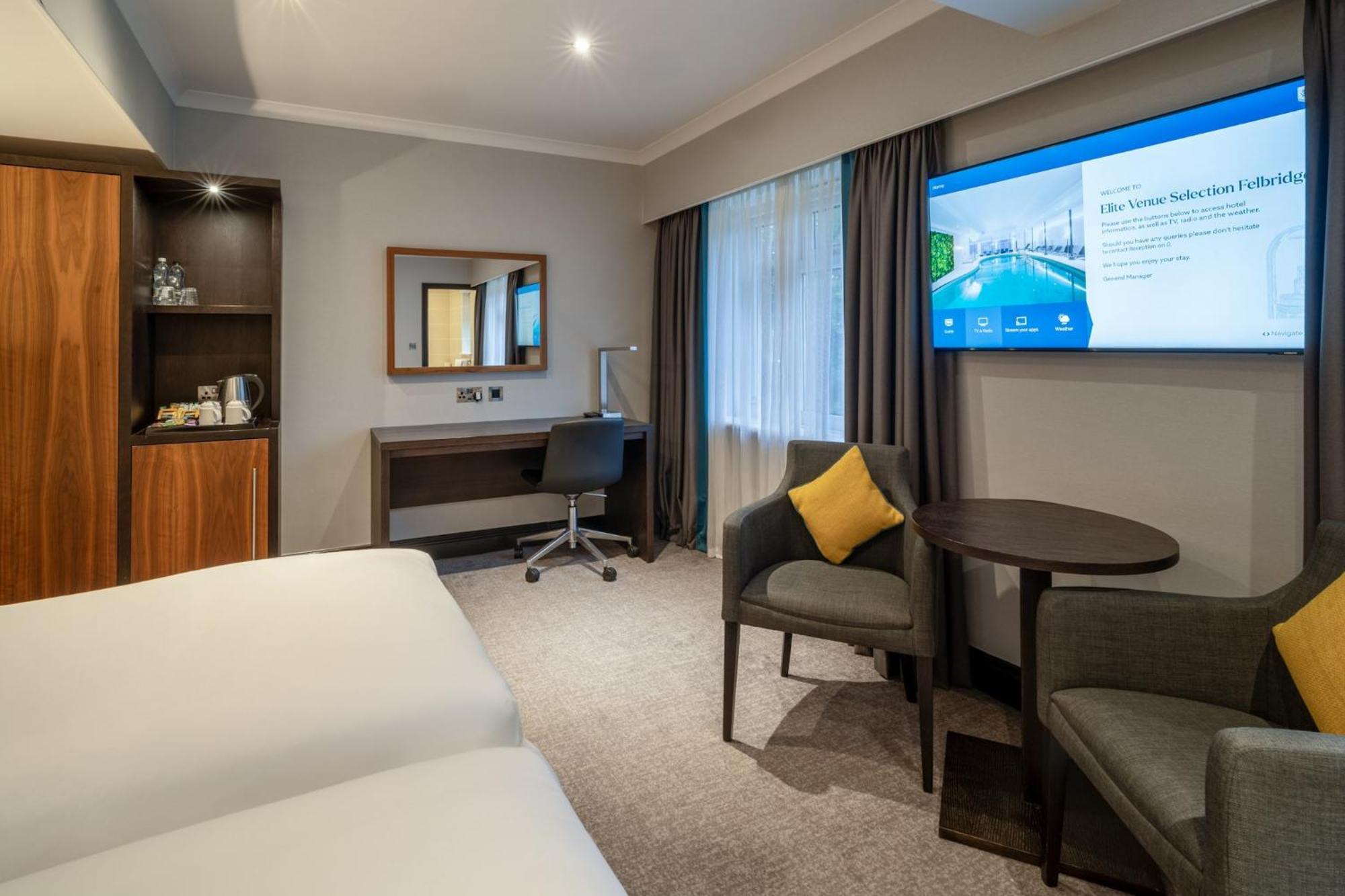 Отель Elite Venue Selection Felbridge - Gatwick Ист-Гринстед Экстерьер фото